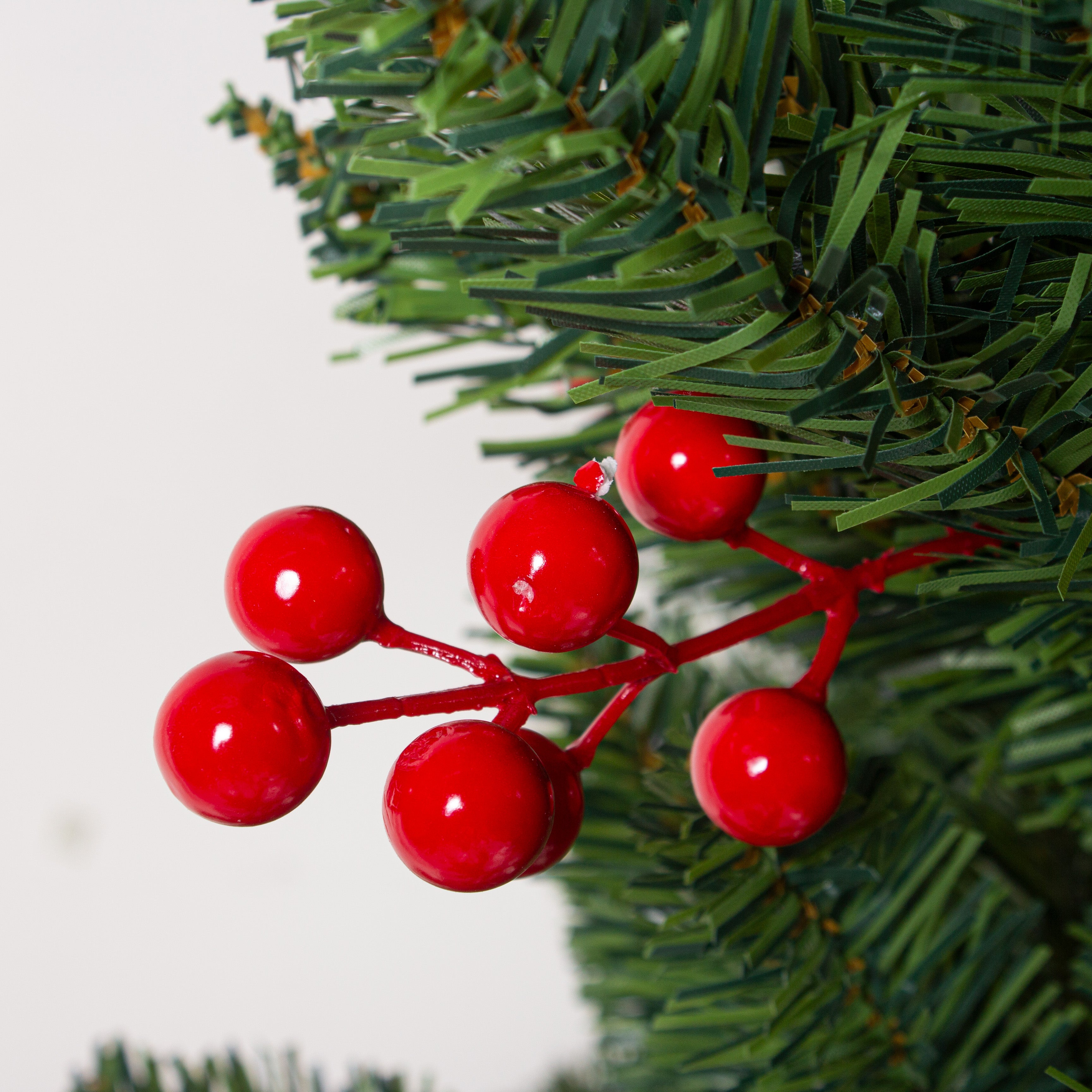 Christmas Premium Tree with Metal Stand Pine Cones & Red Berries 5 Ft (150cm) 1pc Box