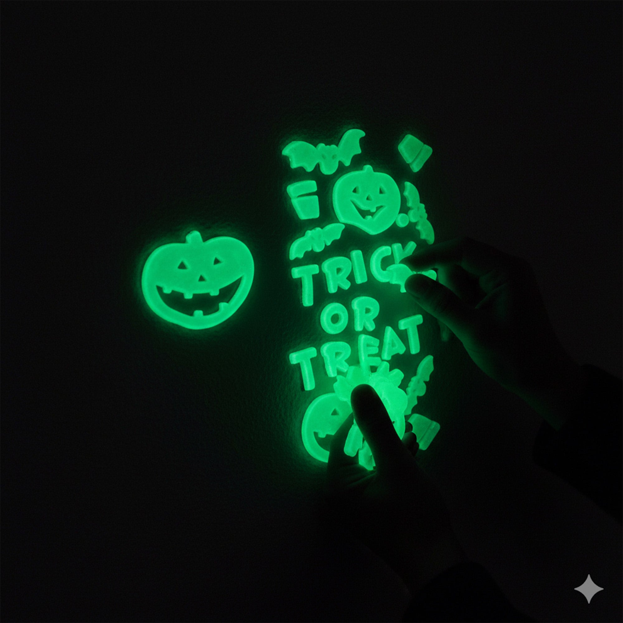 Glow-in-the-dark Gel Cling Trick or treat 1pc