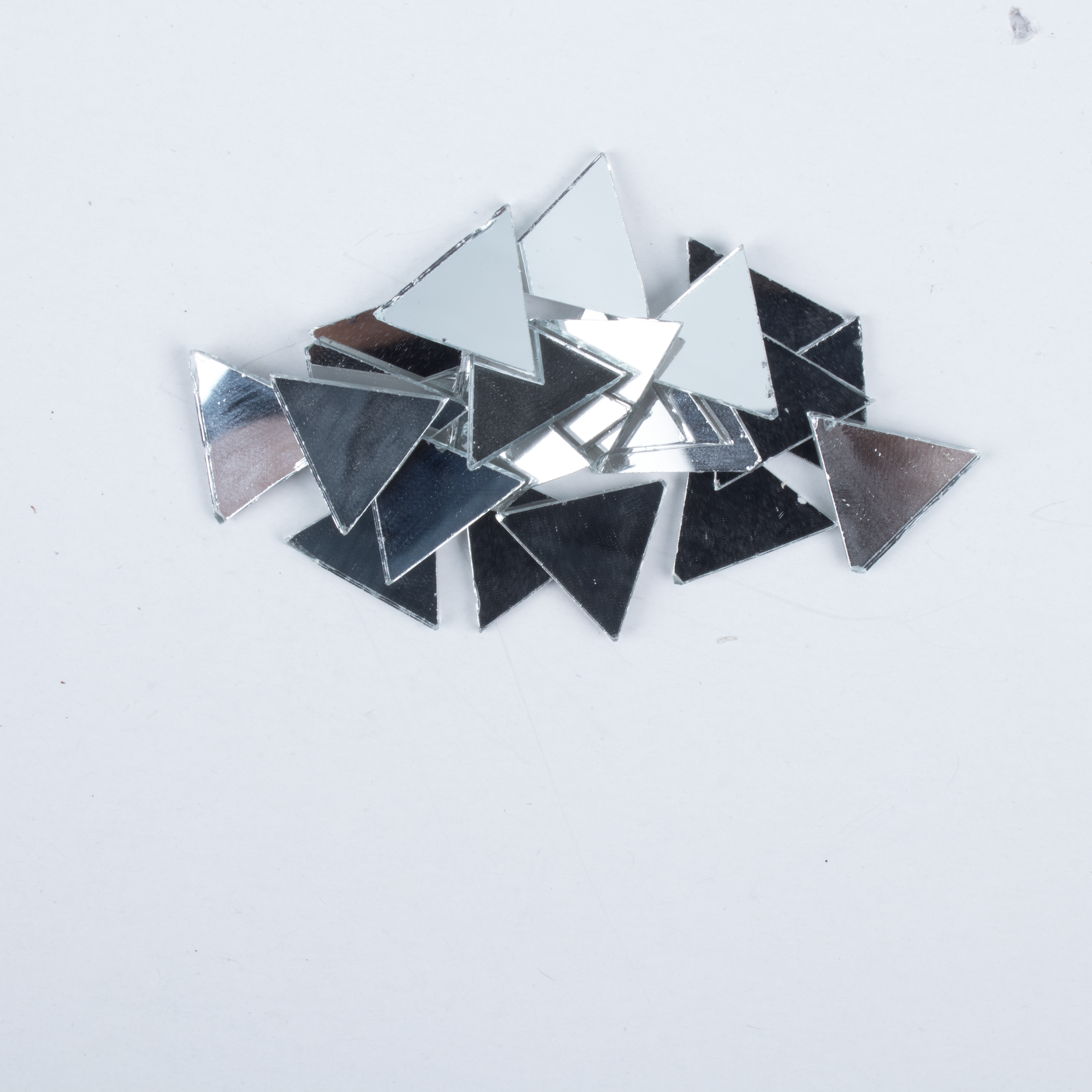 Cut Mirror Triangle 14/16/18mm Each 15gm x 3 size Layer pack