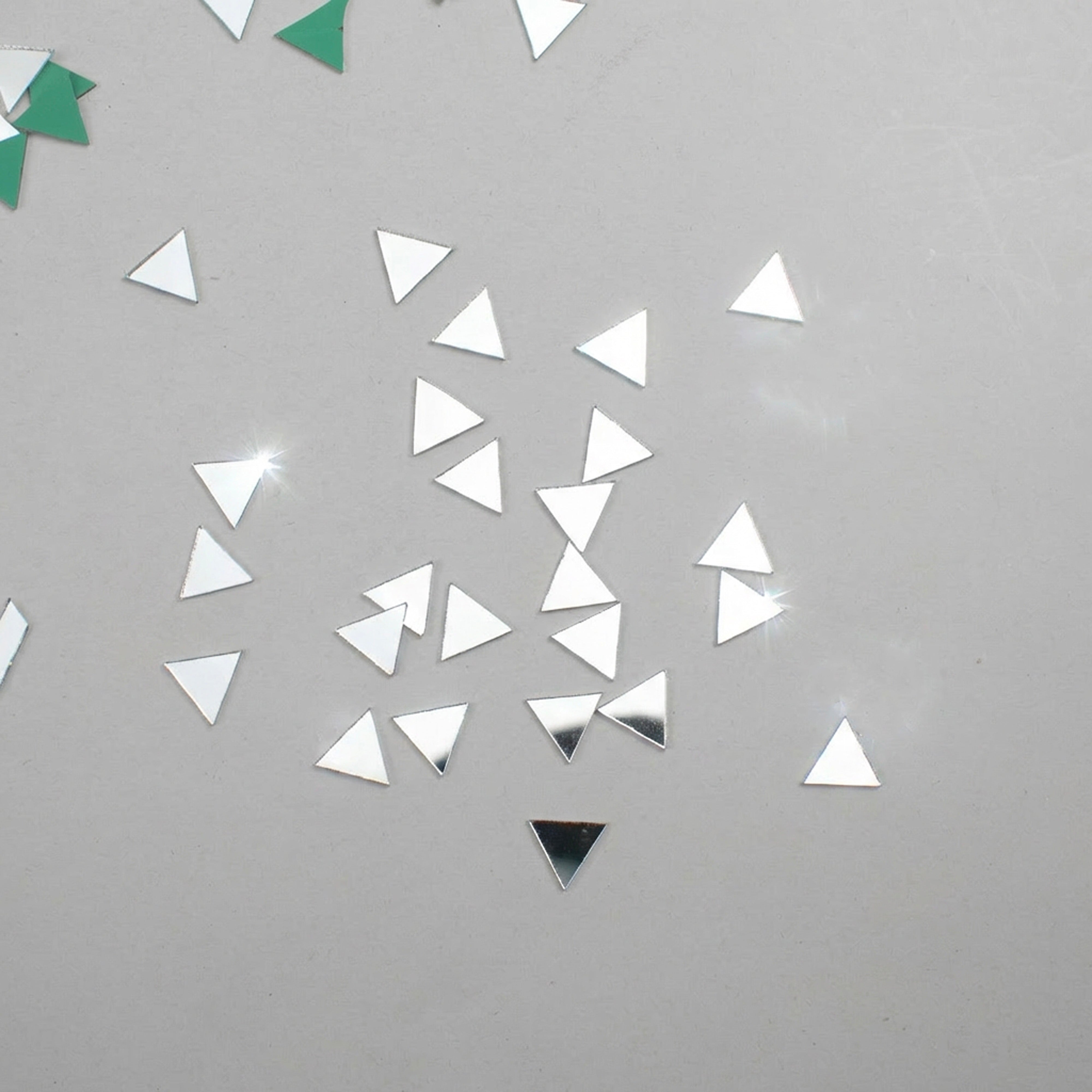Cut Mirror Triangular 12Mm 1kg