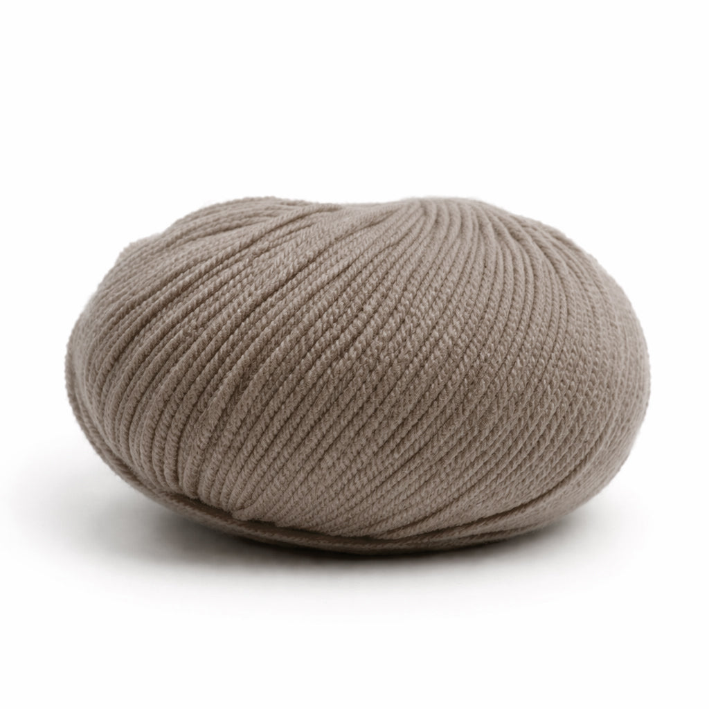 New Zealand Merino Knitting/Crochet Yarn 100% Merino Wool Oat Straw 140m 50g