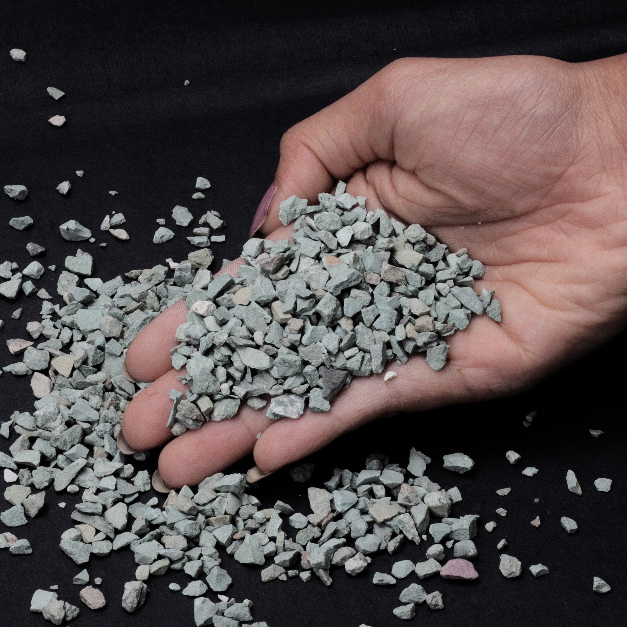 Chipmoss Natural Stone Chips Moss Grey 3-5mm 100gm Bottle – Itsy Bitsy