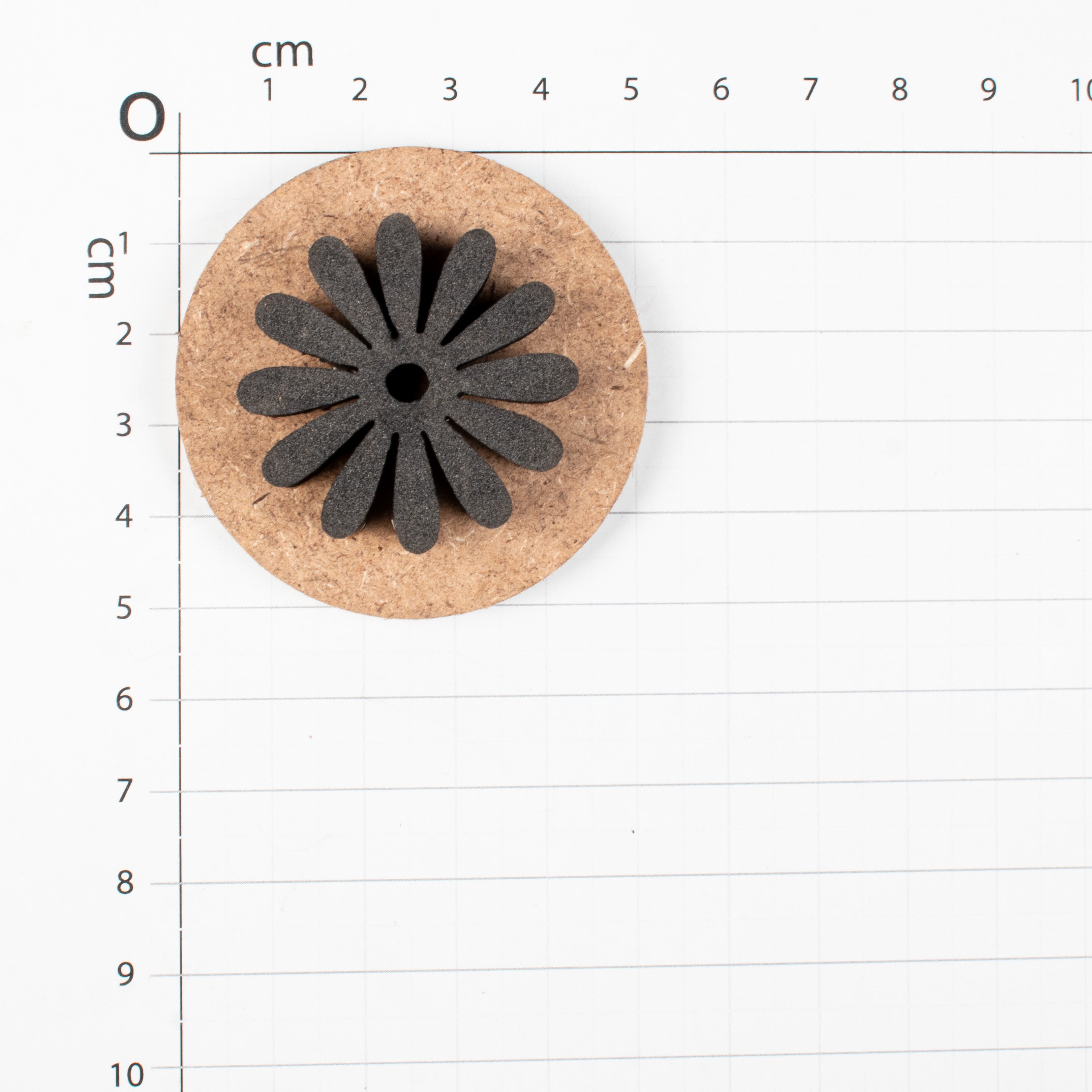 Foam Stamp - English Daisy, 3.5 x 3.5cm, 10mm Thick (MDF Base 5.5mm thick round 5cm dia) 1pc