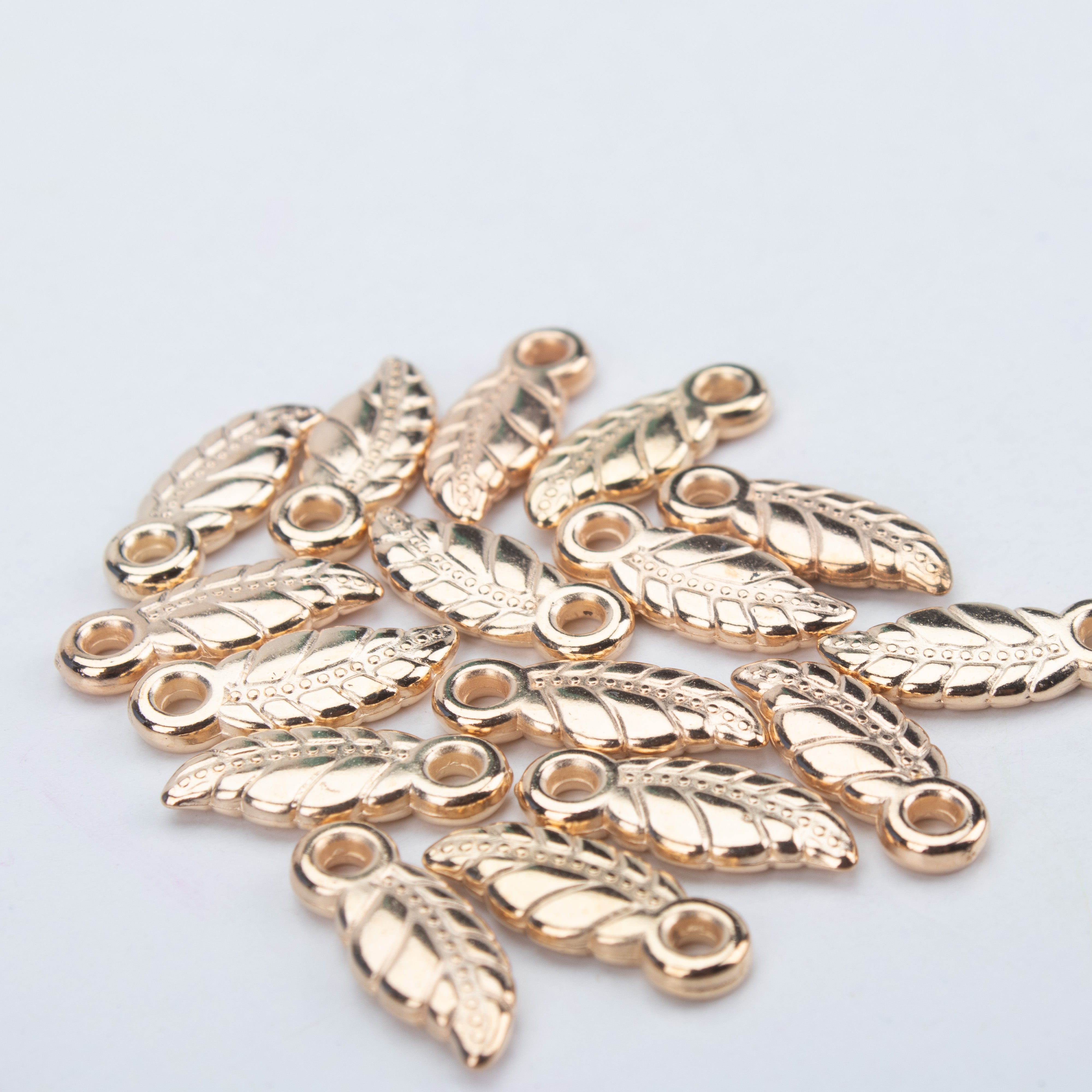 Metalized Charms Leaf Gold 2mm 5gm PBHC IB