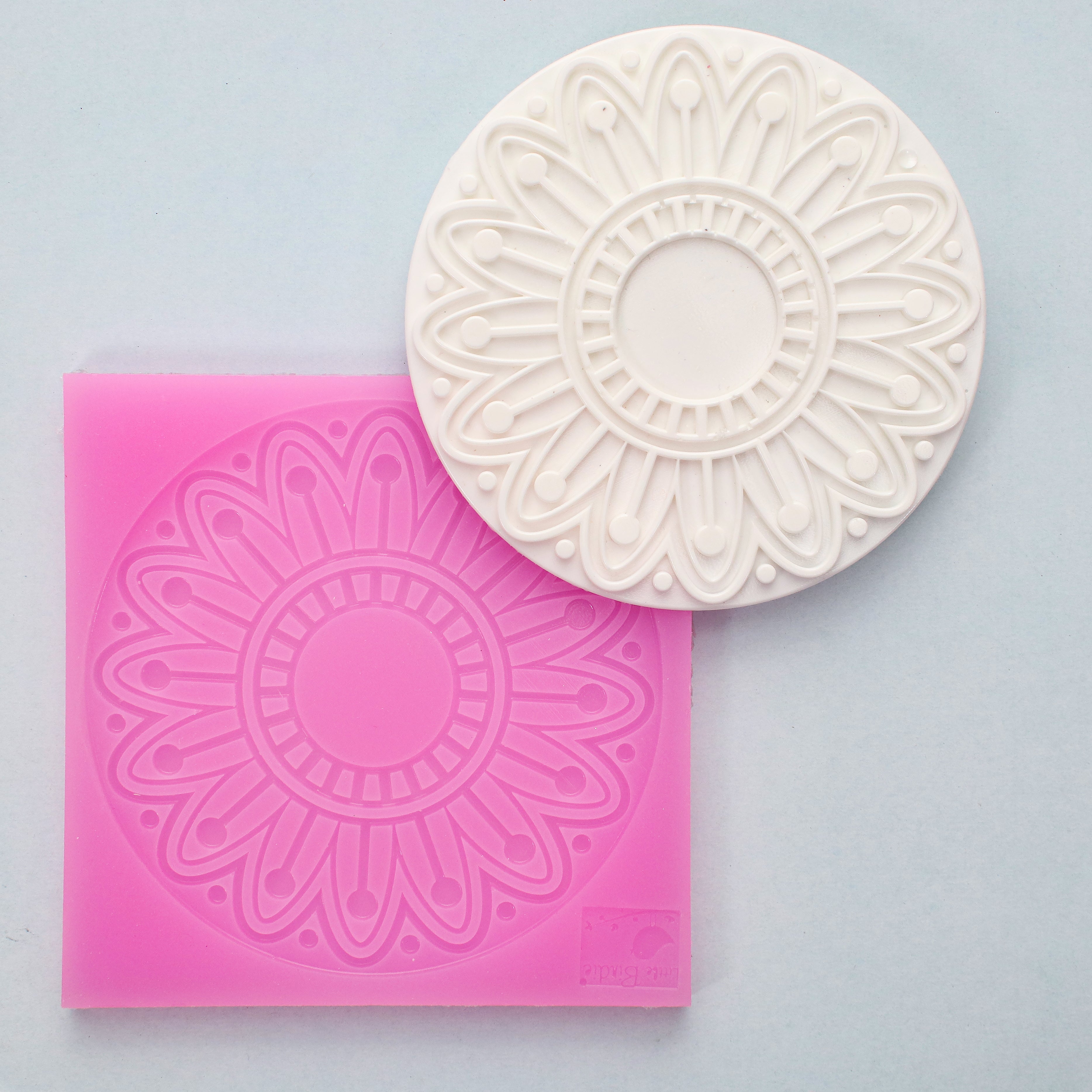 Silicone Mould -Traditional Daisy (Width-6.2inch, Length-6.2inch, Depth-11mm), 1pc